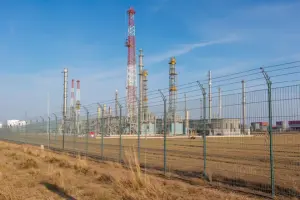 Oil & Gas Facilities for wind fence